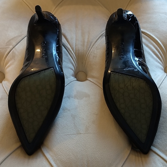 🆕CALVIN KLEIN Gayle Croco Patent PUMP🆕⭐ - Picture 9 of 12